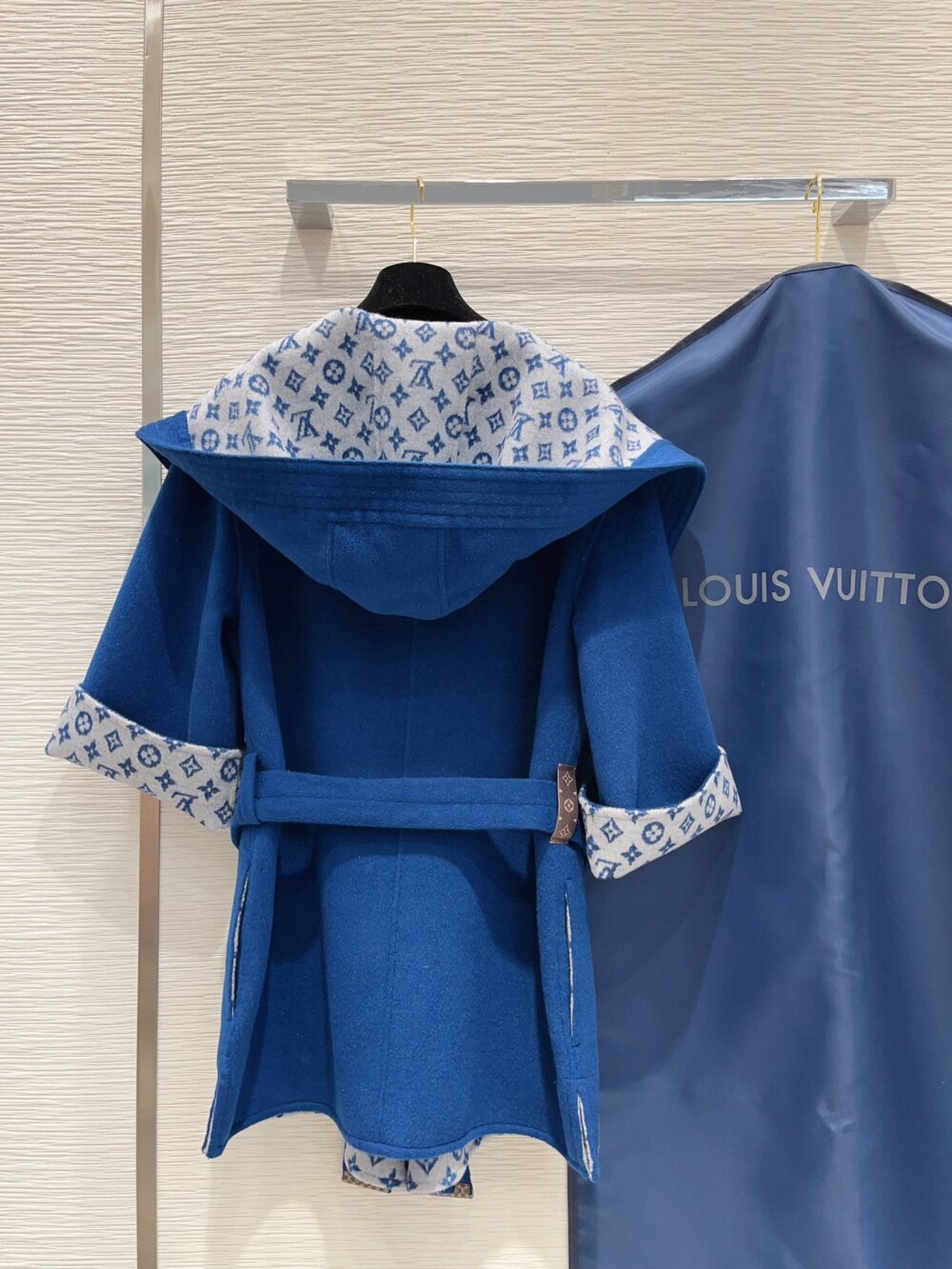 LOUIS VUITTON MONOGRAM WRAP COAT FICELLE FONCEE BLUE - Image 8