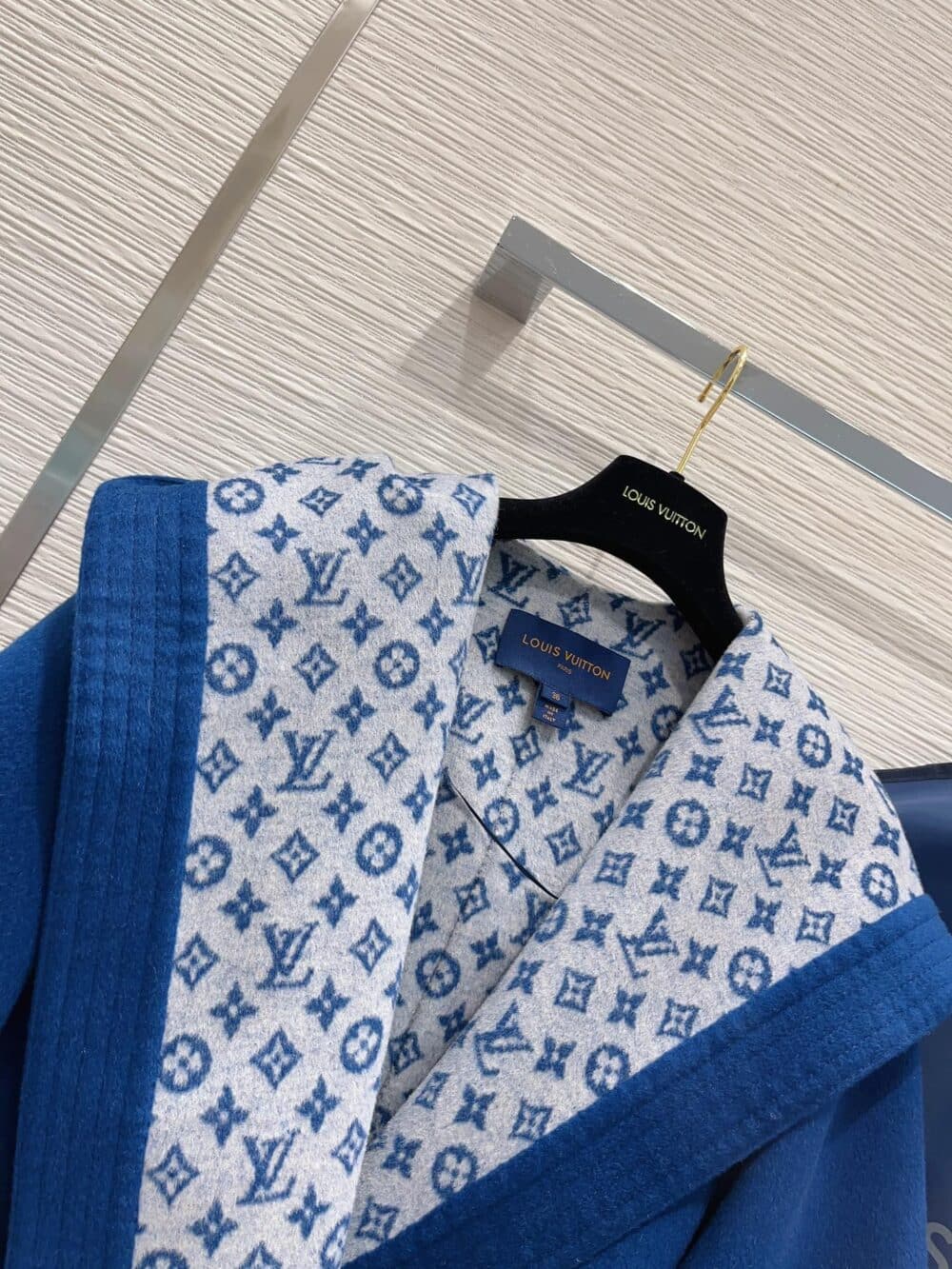 LOUIS VUITTON MONOGRAM WRAP COAT FICELLE FONCEE BLUE - Image 6