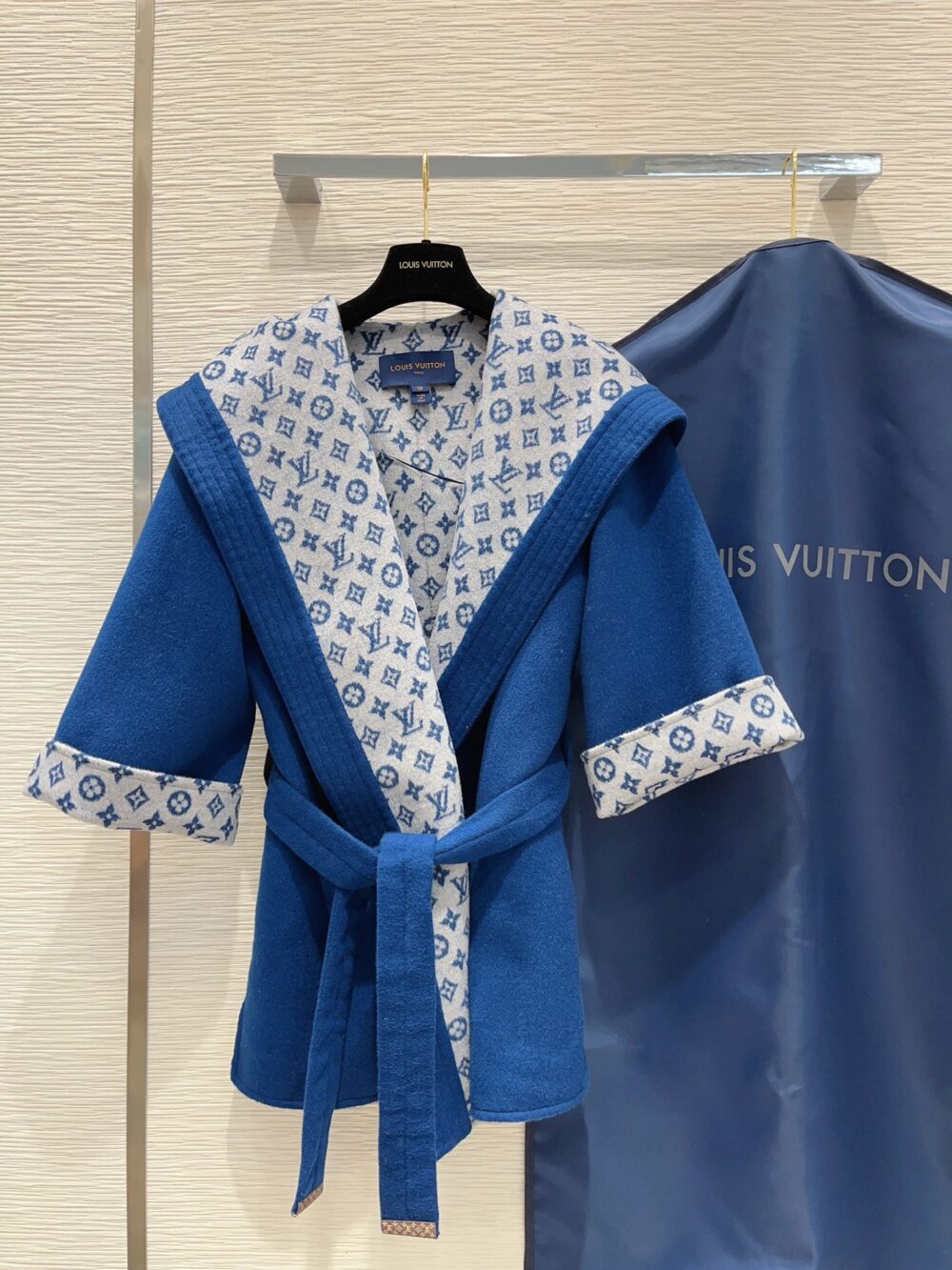 LOUIS VUITTON MONOGRAM WRAP COAT FICELLE FONCEE BLUE - Image 3