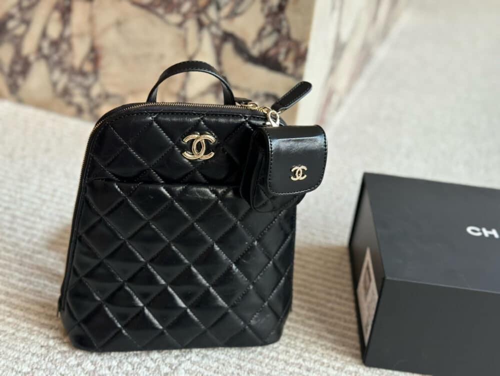 CHANEL MY POCKET BACKPACK SHINY BLACK 24CM - Image 6