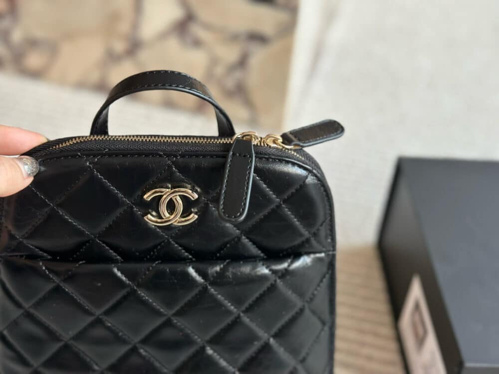 CHANEL MY POCKET BACKPACK SHINY BLACK 24CM - Image 3