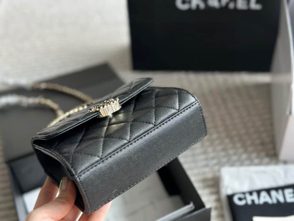 CHANEL CLUTCH BAG WITH CHAIN IN BLACK 15CM - Image 6