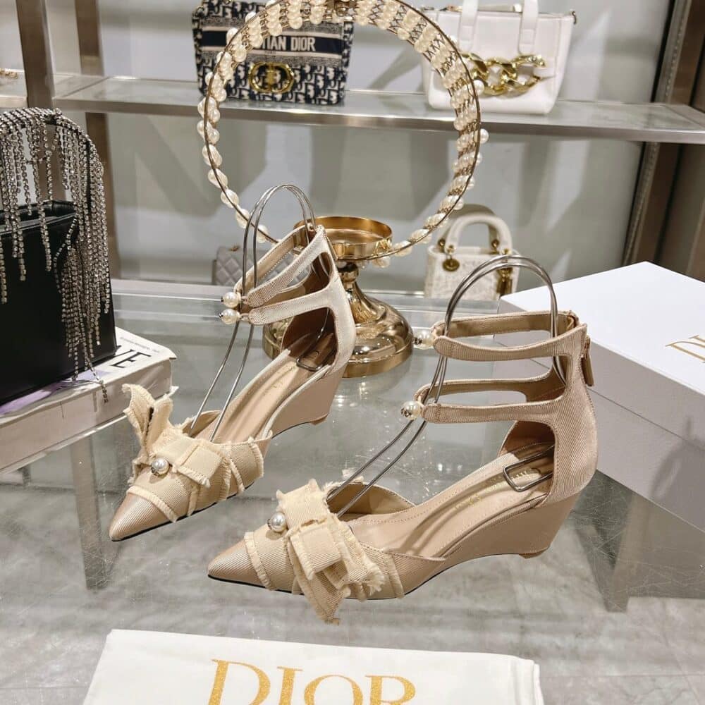 DIOR ADIORABLE WEDGE PUMP BEIGE - Image 4