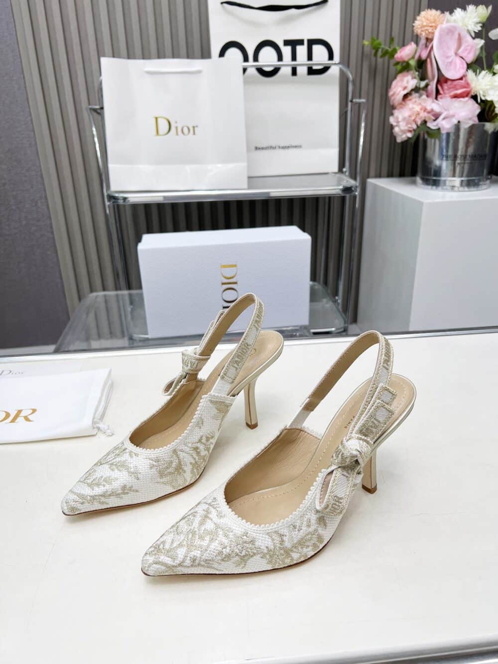 DIOR J'ADIOR SLINGBACK PUMP WHITE AND GOLD TONE KDP920LJE S09W - Image 3