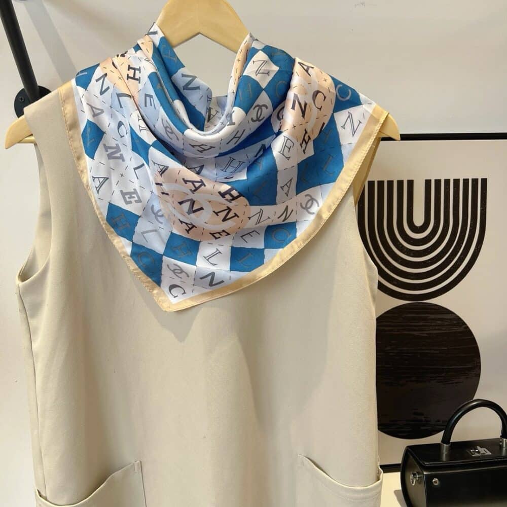 CHANEL GEOMETRIC CC SILK SCARF BLUE AND BEIGE 70CM - Image 3