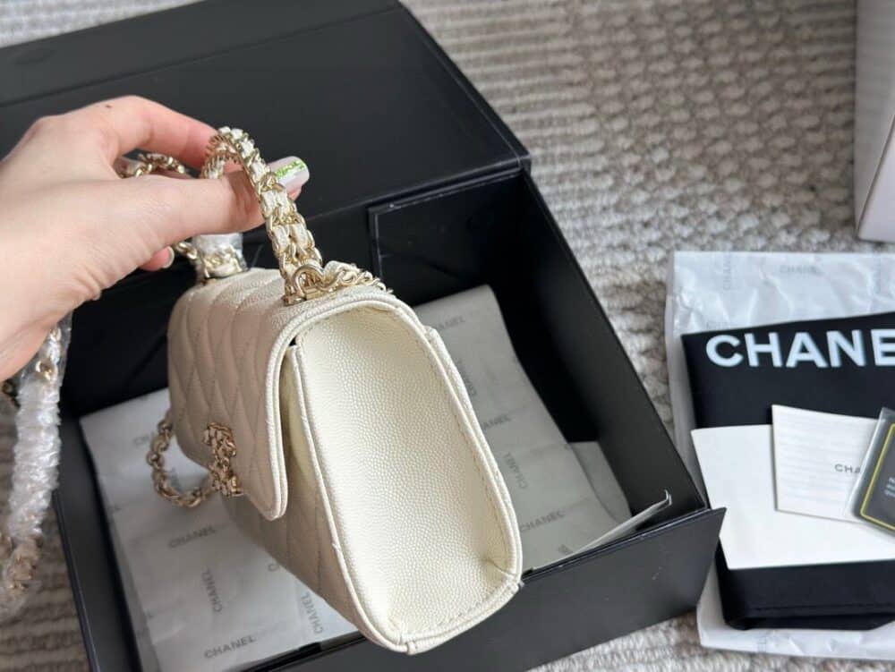 CHANEL CLUTCH BAG WITH CHAIN IN WHITE 15CM AP3237 B10307 10601 - Image 7