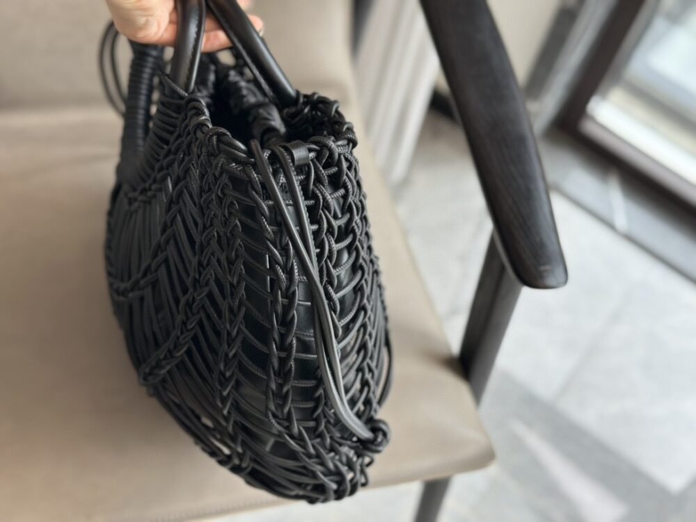 VALENTINO GARAVANI ALLKNOTS WOVEN TOTE BAG BLACK 38CM - Image 4