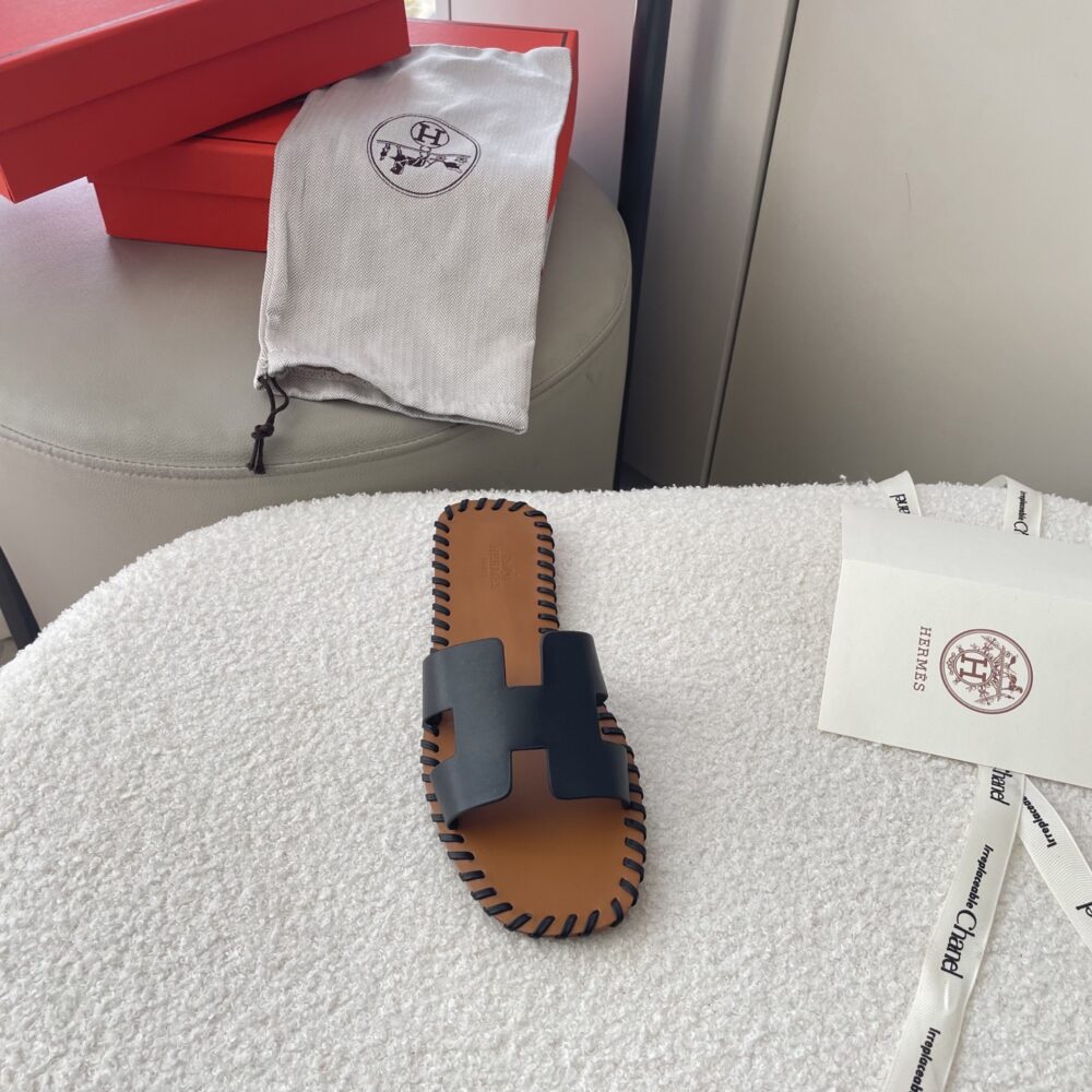 HERMÈS ORAN SANDALS STITCHING IN BLACK AND BROWN - Image 3