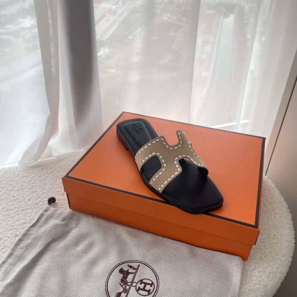 HERMES ORAN SANDAL BROWN AND BLACK - Image 4