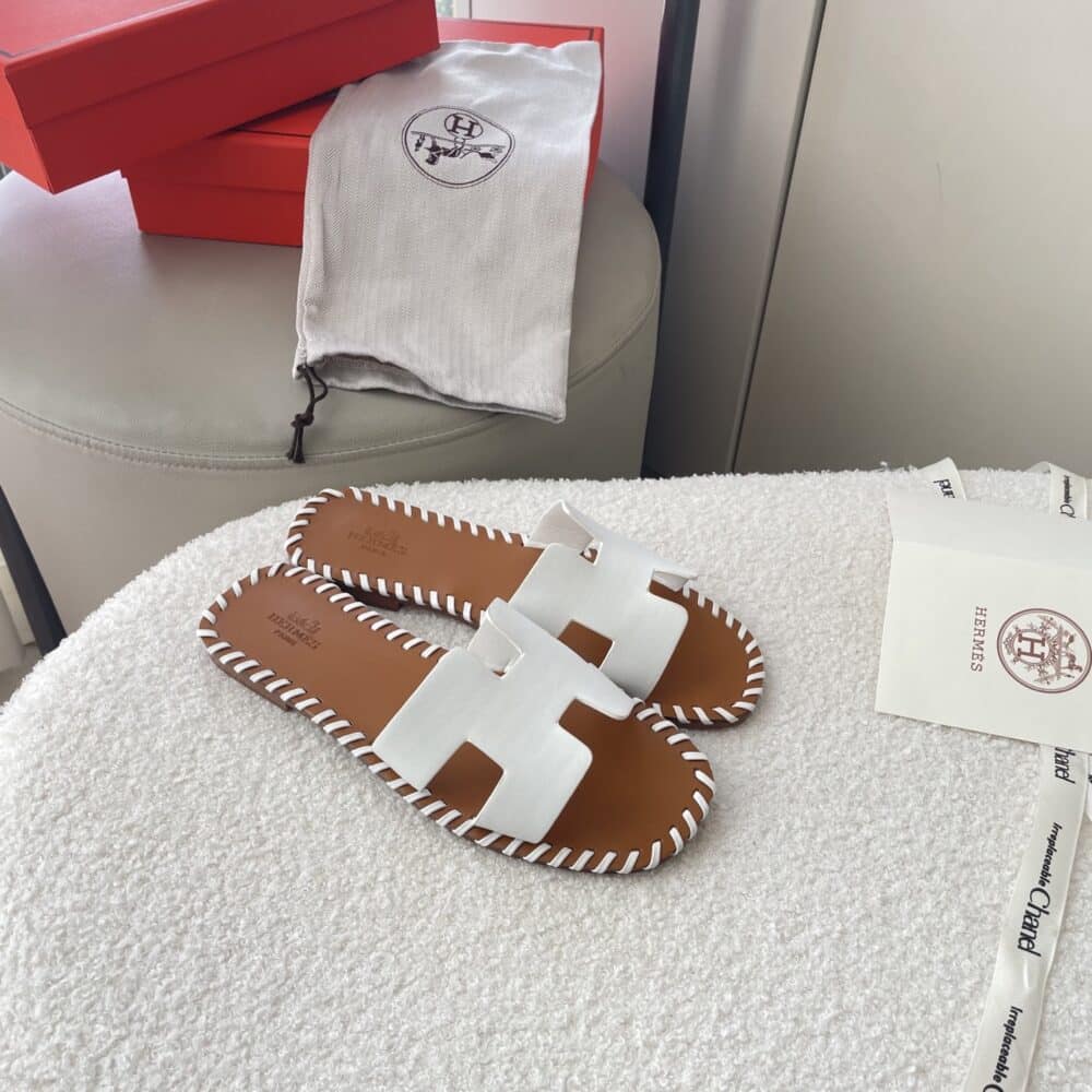 HERMÈS ORAN SANDALS STITCHING IN BROWN AND WHITE - Image 3