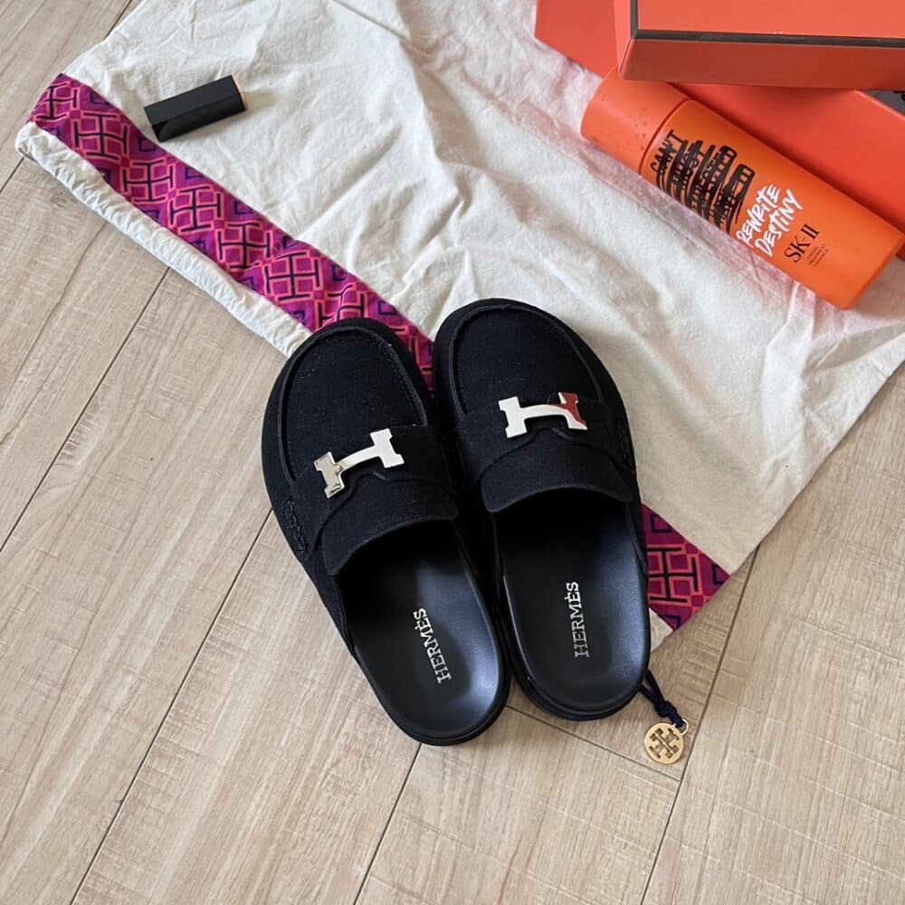 HERMÈS GO MULE H SANDAL IN BLACK - Image 7